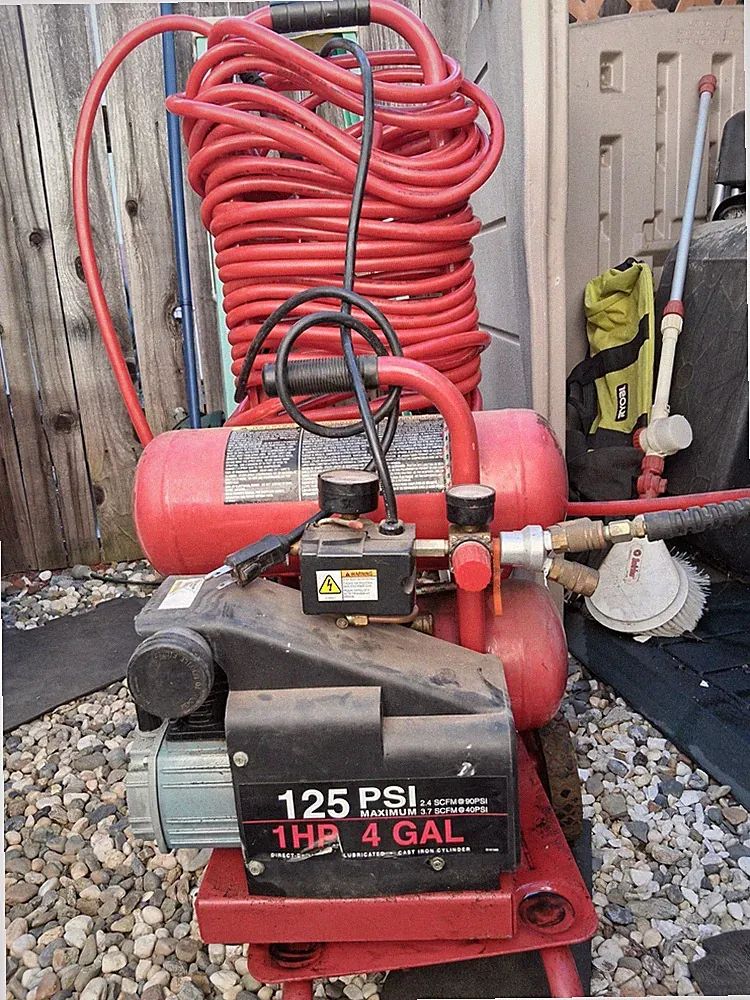Craftsman 125 psi air compressor 1hp 4 Gal